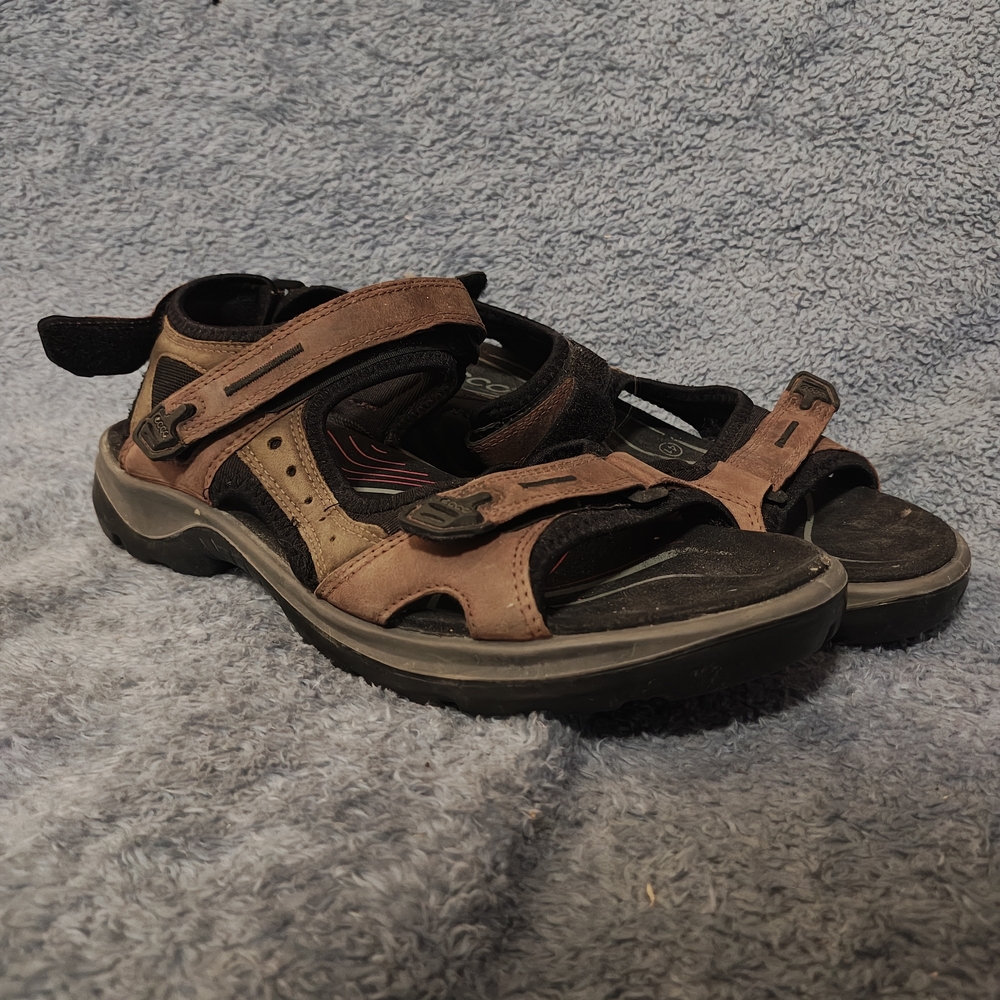 Ecco Men's Brown and Black Leather Strap Sandals